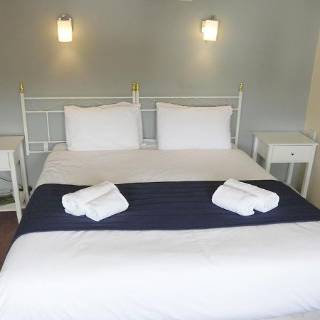 The Riverside Hotel Монмут Екстер'єр фото