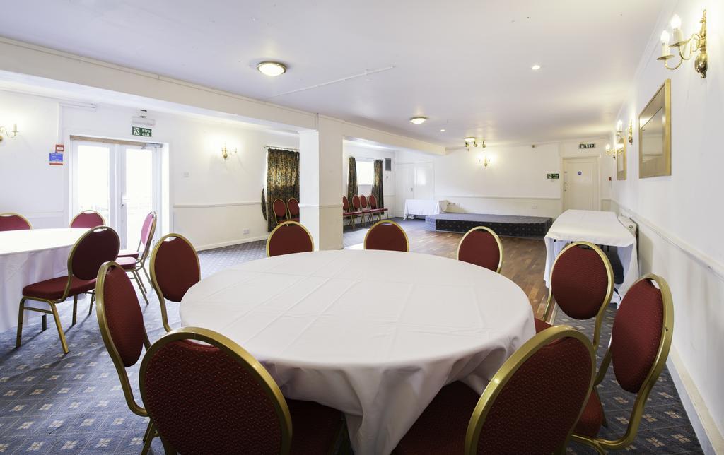 The Riverside Hotel Монмут Екстер'єр фото